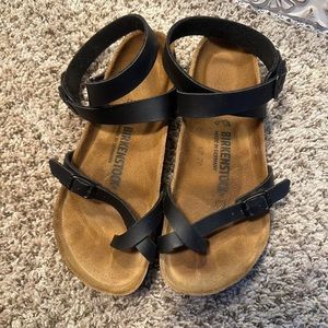 Birkenstock Yara Sandal in Black Size 7 Womens - LIKE NEW